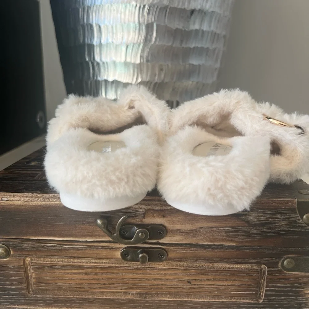 J/Slides Urban Sport J Slides Babee Faux Fur in Cream - Picture 6 of 8